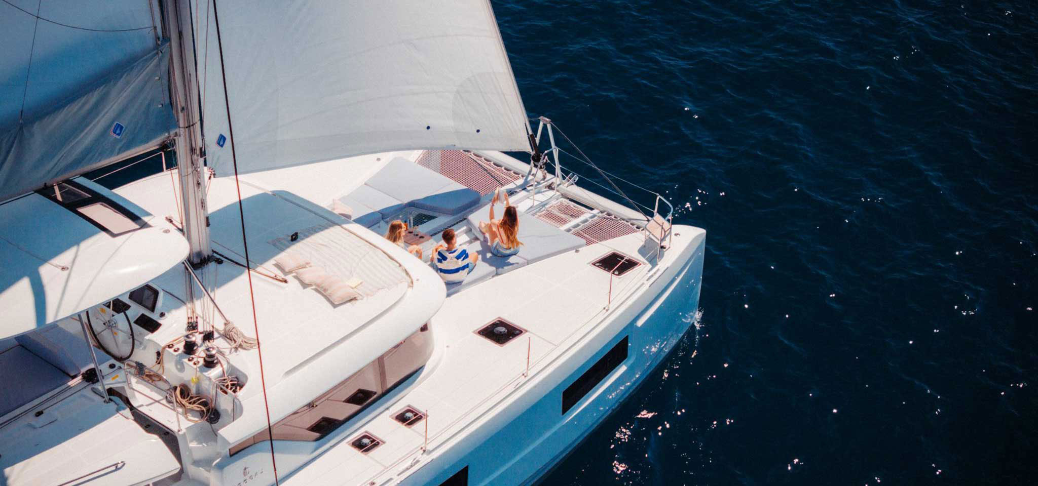 Alquilar un catamarán en Croacia en 2026: rutas, precios y consejos para una experiencia perfecta