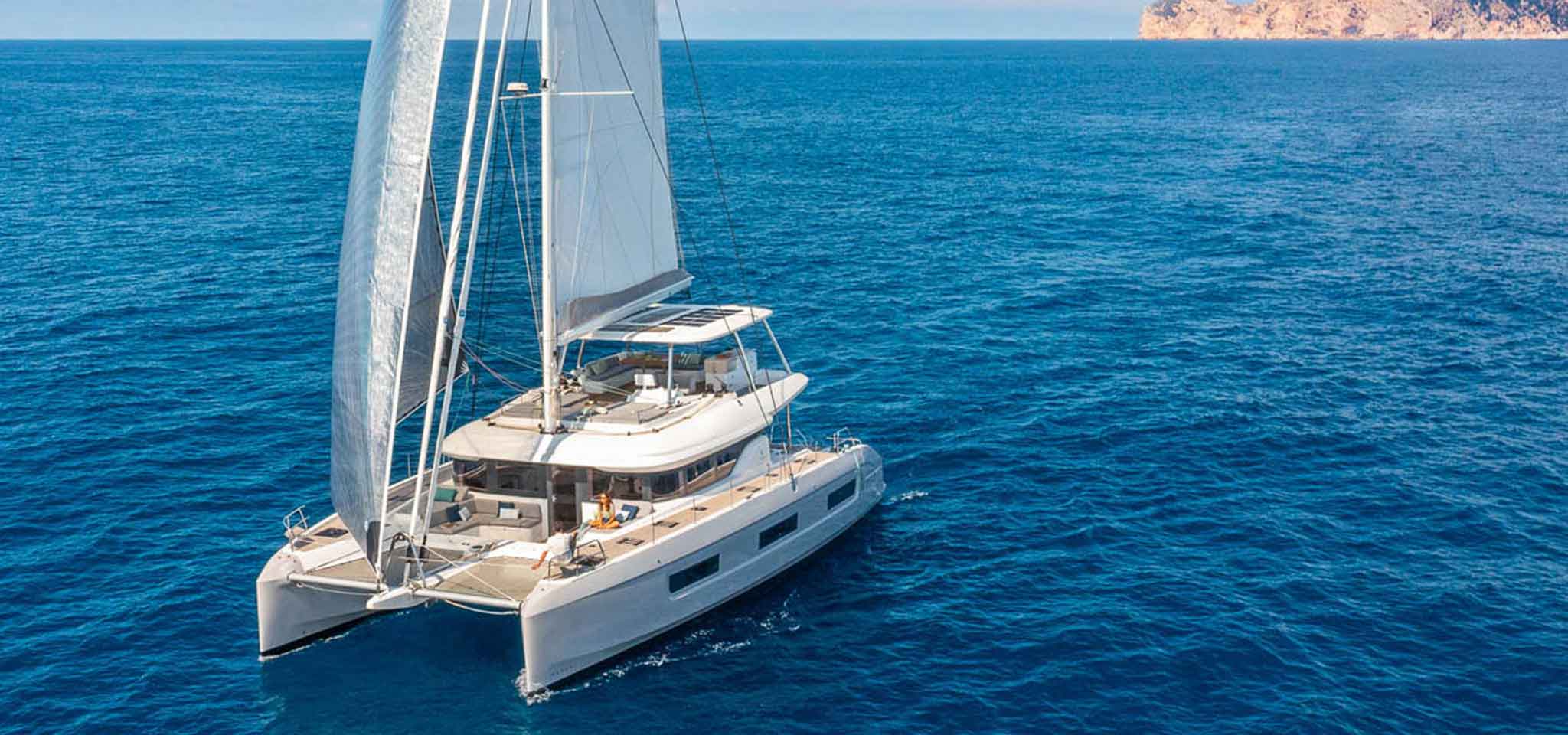 Alquilar catamaranes en Cerdeña en verano de 2026